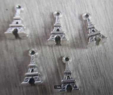 6 stuks zilverkleur bedeltjes Eiffeltoren. 14,4x7,9 mm, Ophalen of Verzenden, Nieuw, Bedel