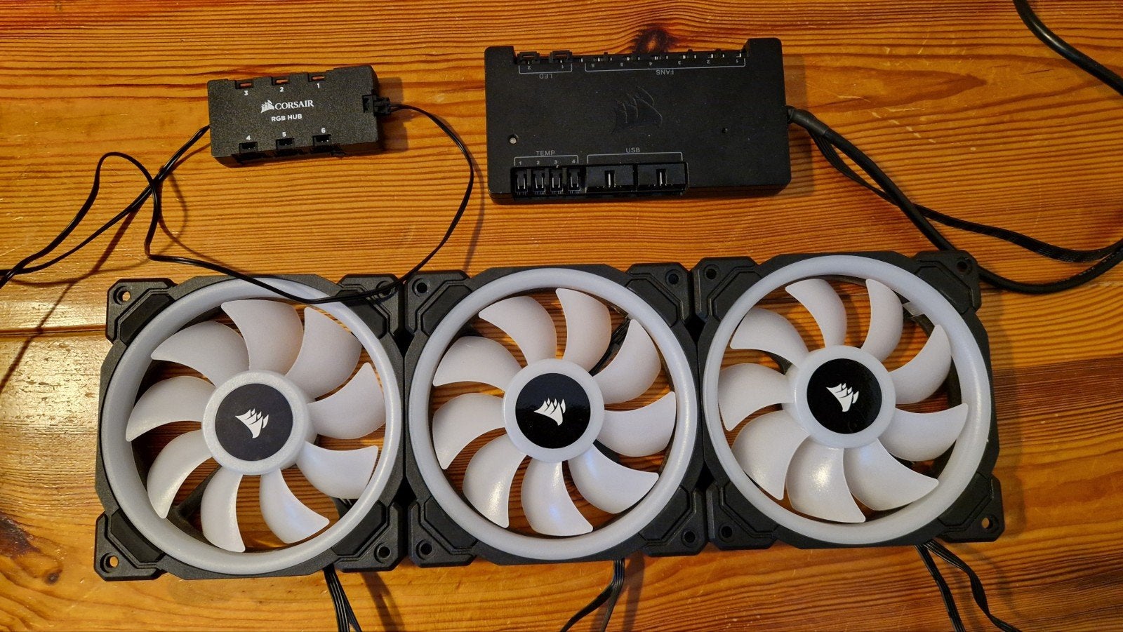 Corsair LL120 RGB Fans met Commander Pro en RGB Hub, Ophalen of Verzenden, Gebruikt