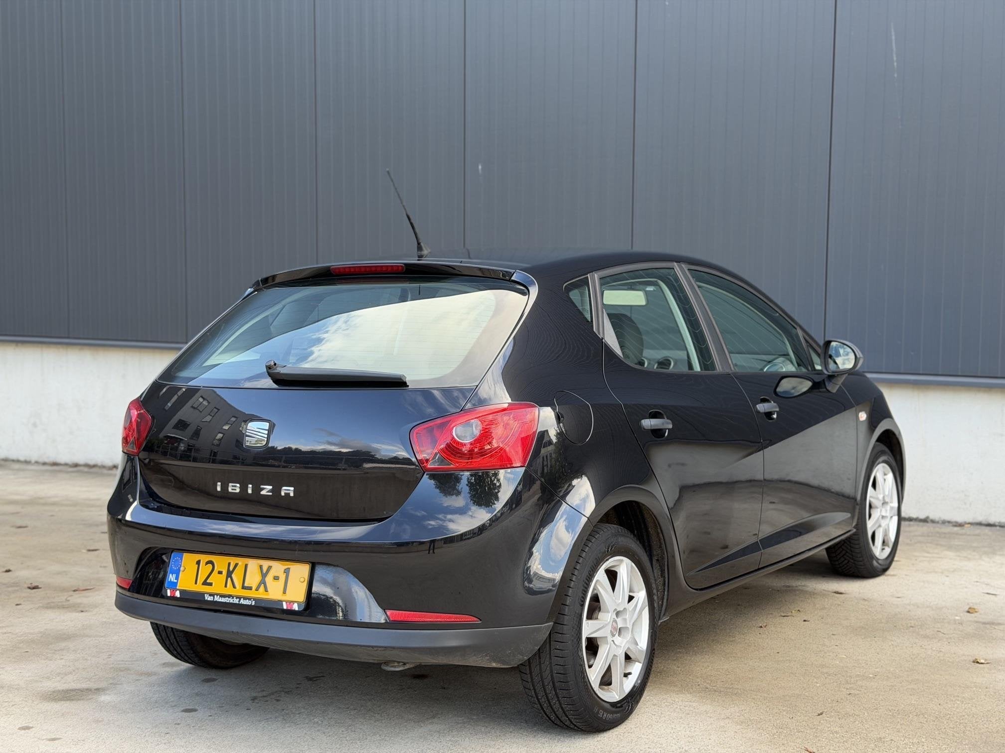 SEAT Ibiza 1.4 Beat l Carplay l Navi l Airco, Voorwielaandrijving, Zwart, 4 cilinders, Origineel Nederlands