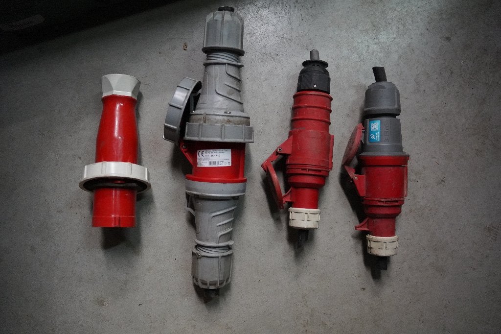 Diverse CEE stekkers en koppelingen - Rood, Ophalen of Verzenden, Gebruikt, Overige merken, Stekker
