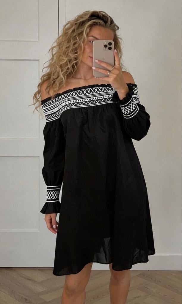 Maje Zwart Wit Gestreepte Off Shoulder Zomerjurk S, Verzenden, Zwart, Maat 36 (S), Boven de knie