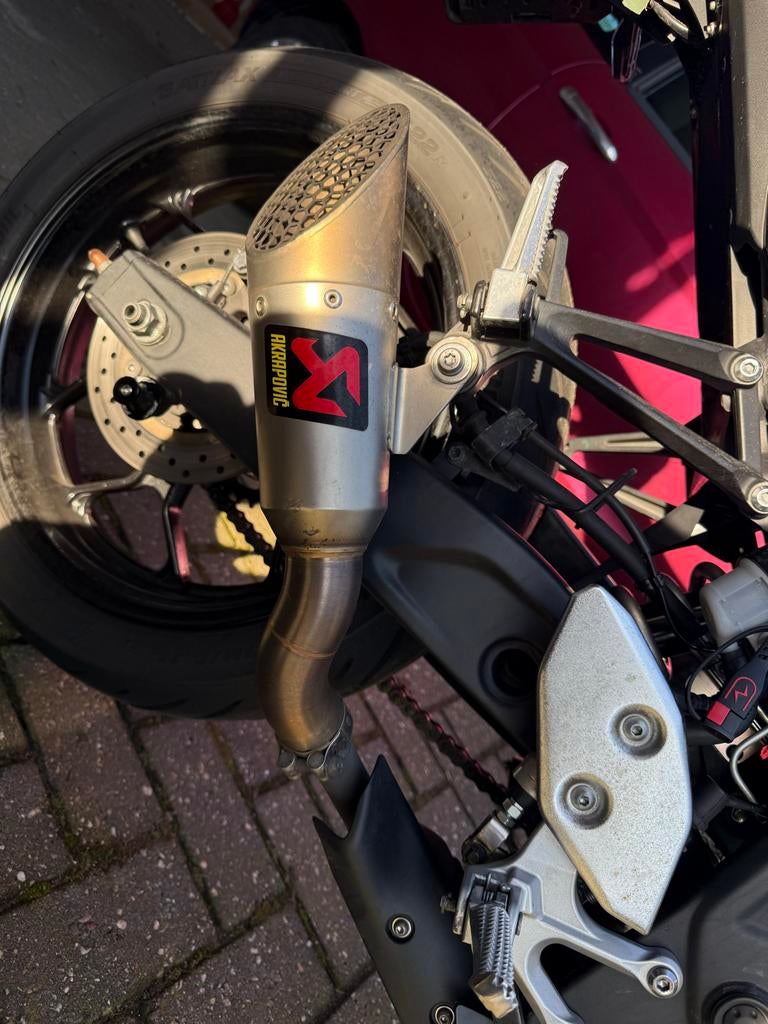 Akrapovic uitlaat voor motorfiets slip on, Ophalen of Verzenden, Gebruikt