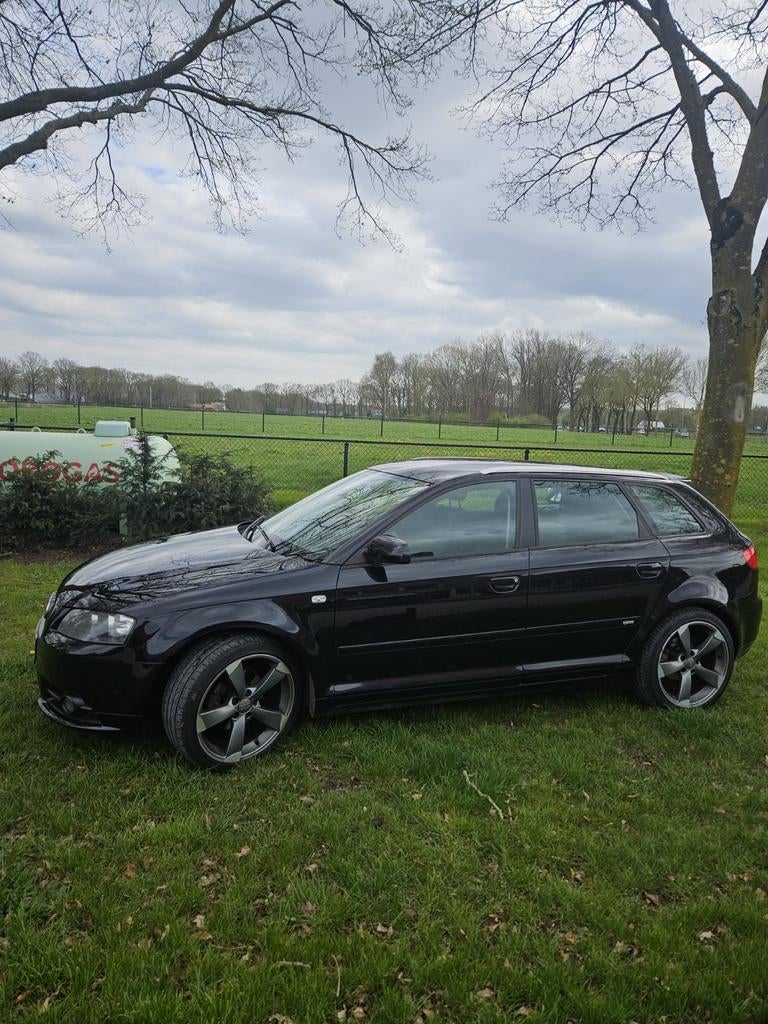 Audi A3 1.6 Sportback S line 85KW 2007 Zwart, Auto's, Audi, Voorwielaandrijving, Zwart, 4 cilinders, 115 pk