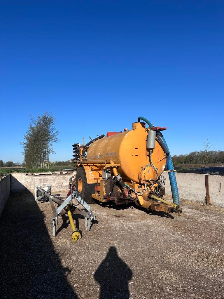 Veenhuis mesttank giertank vmb 9500 zuigarm, Zakelijke goederen, Agrarisch | Werktuigen, Ophalen, Gewasbescherming en Bemesting
