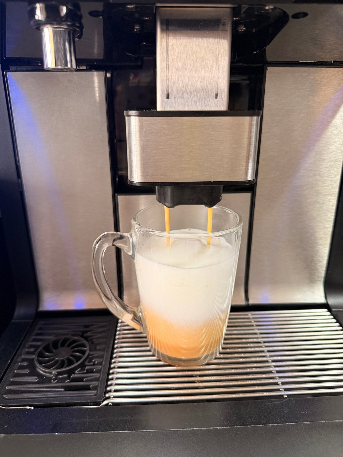 Foto 14 van WMF 5000 S+ Dynamic Milk – Complete set met Cup&Cool - 230V