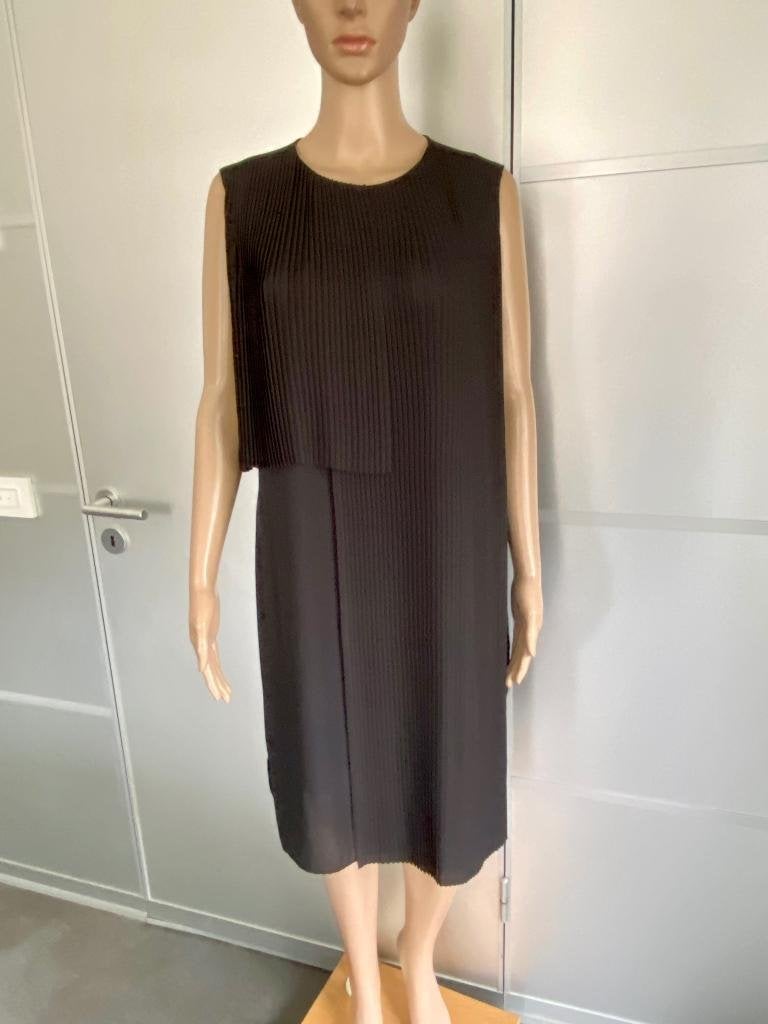 K05 Benetton maat M=38/40 jurk jurkje zwart plisse, Kleding | Dames, Jurken, Maat 38/40 (M), Benetton, Zwart, Ophalen of Verzenden