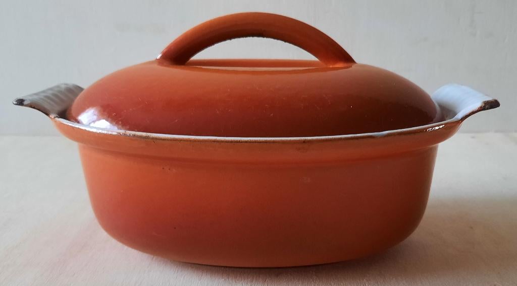 Vintage Dru klein ovaal oranje pannetje. Ovale pate-terrine, Ophalen of Verzenden, Gebruikt, Gietijzer, Overige typen