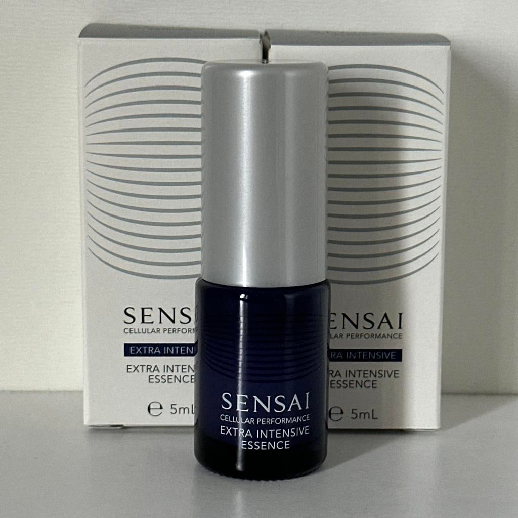 Sensai Cellular Performance Extra Intensive Essence 5 ml, Ophalen of Verzenden, Nieuw, Gehele gezicht, Verzorging