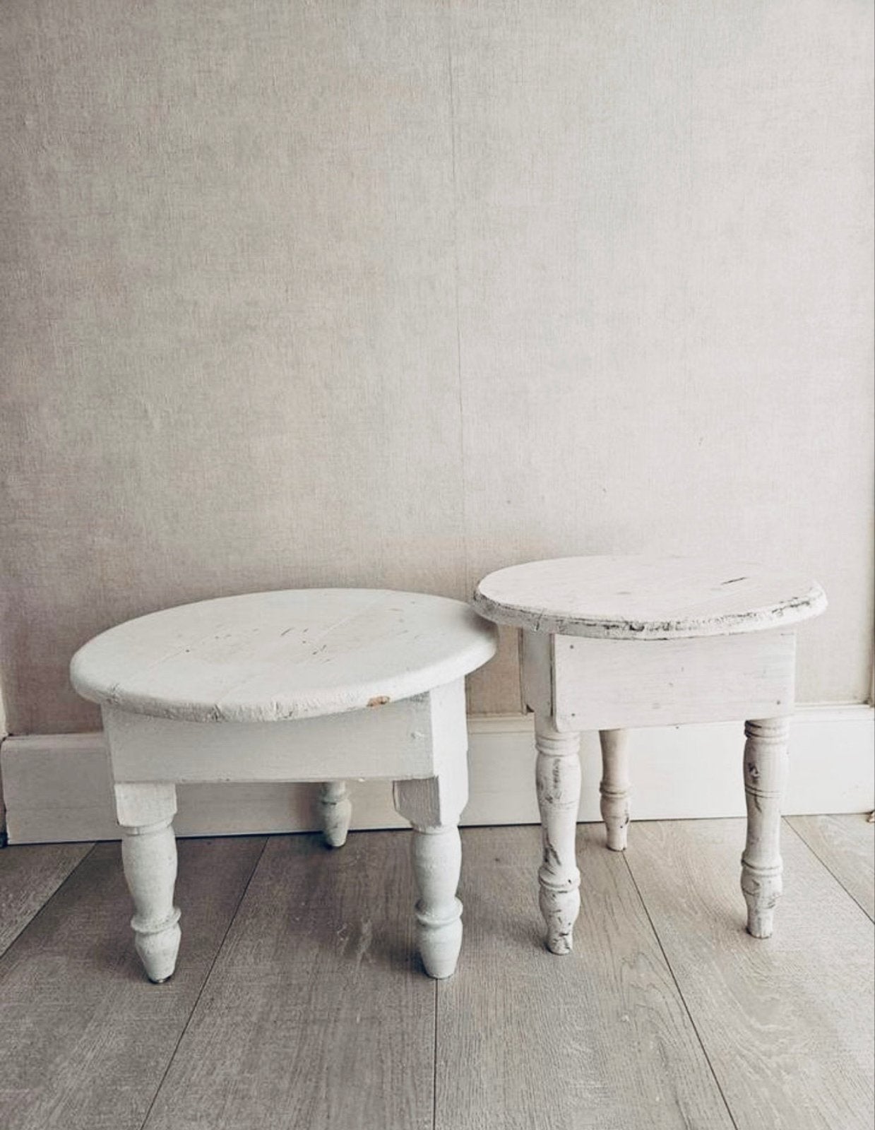 Set van 2 Marokkaanse tafeltjes, wit hout, Huis en Inrichting, Tafels | Bijzettafels, Ophalen, Minder dan 45 cm, Minder dan 55 cm