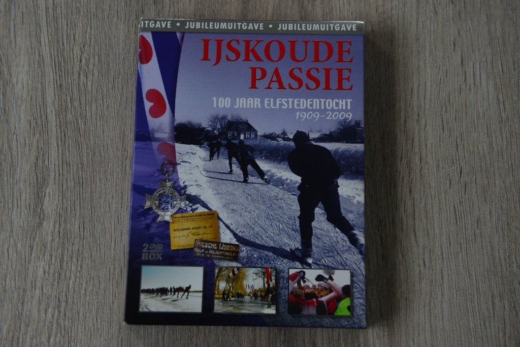 IJSKOUDE PASSIE = 100 JAAR ELFSTEDENTOCHT 2DVDbox JUBILEU, Alle leeftijden, Verzenden, Zo goed als nieuw