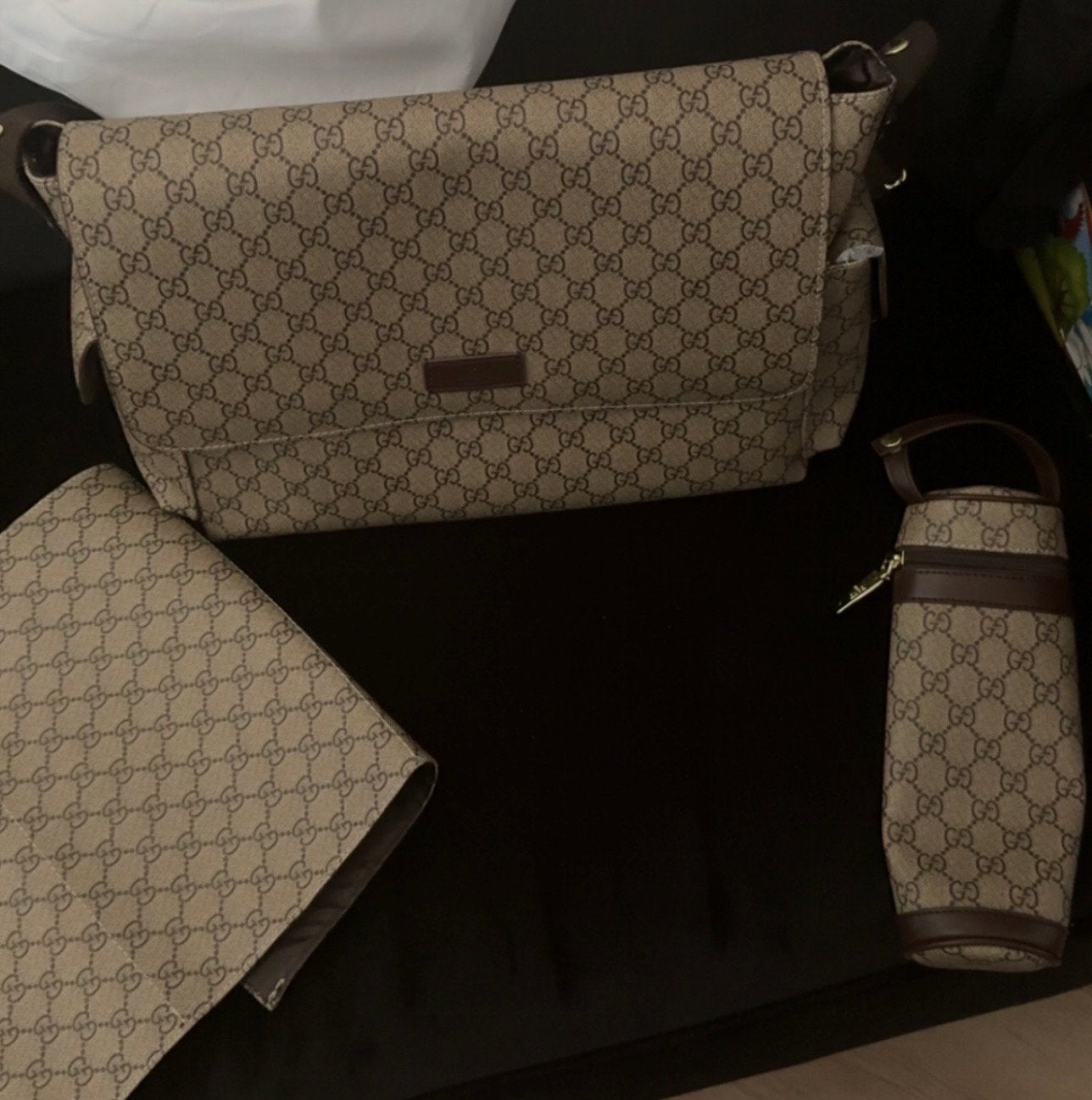 Nieuwe Gucci Luiertas met verschoningsmatje en flessenhouder, Kinderen en Baby's, Verzorgingstas, Gucci, Nieuw, Beige