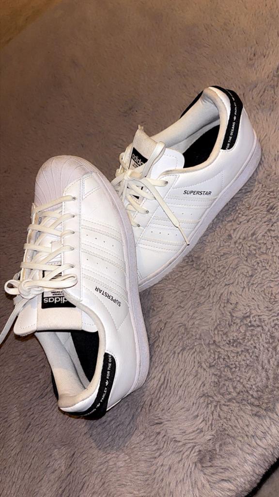 Adidas Superstar sneakers wit - paar keer gedragen, Kleding | Dames, Schoenen, Ophalen of Verzenden, Zo goed als nieuw, Wit, Sneakers of Gympen