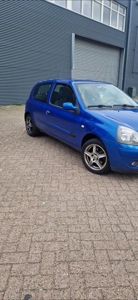 Renault Clio 1.2 16v AIRCO APK April 2027 + nieuwe koppeling, Auto's, Voorwielaandrijving, Stof, 74 pk, 31 €/maand
