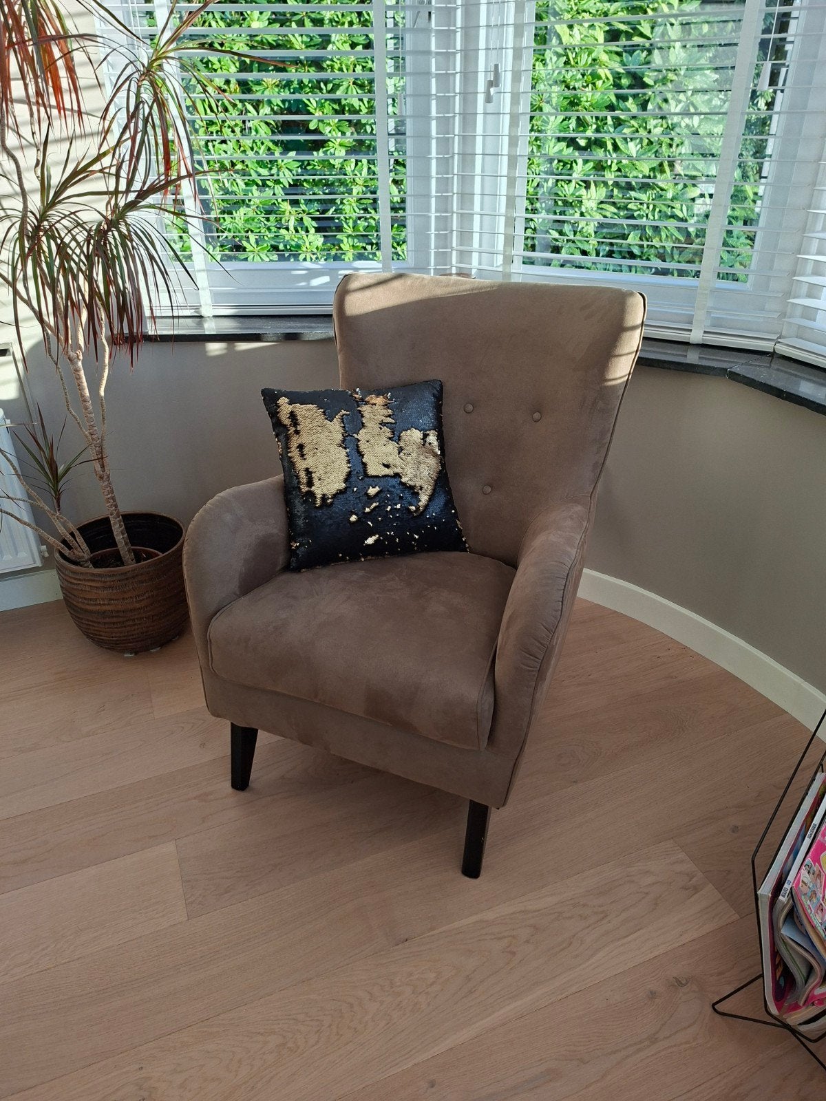 Groene suède fauteuil kwam van Beau Wonen, zo goed als nieuw, Ophalen, 75 tot 100 cm, Zo goed als nieuw, Stof