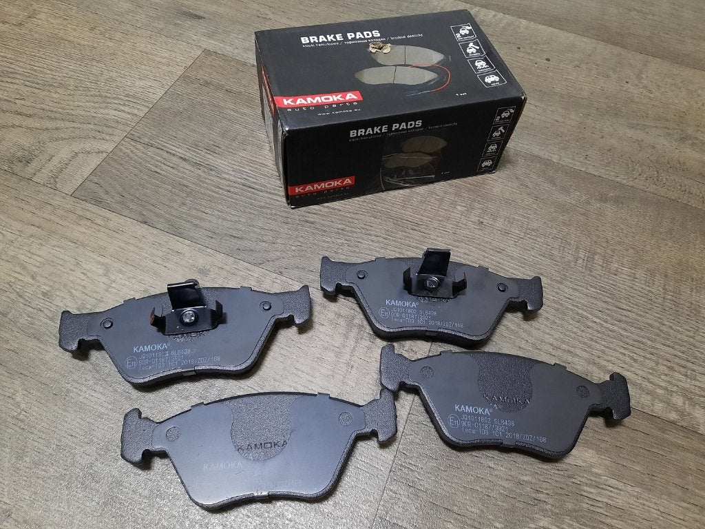 Remblokken vooras Kamoka JQ1011802 voor Opel en Saab   NIEUW, Voor, Nieuw, Ophalen of Verzenden, Spatbord
