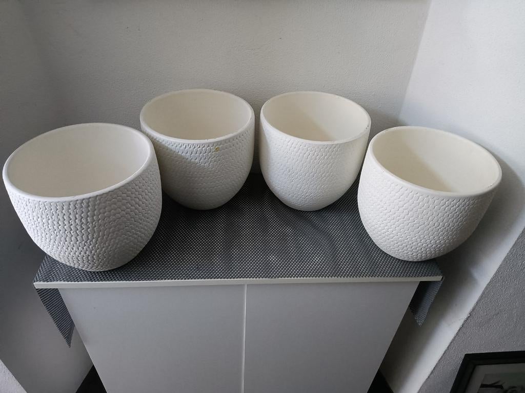 Leuke witte bloempotten, Ophalen, Rond, Zo goed als nieuw, Aardewerk