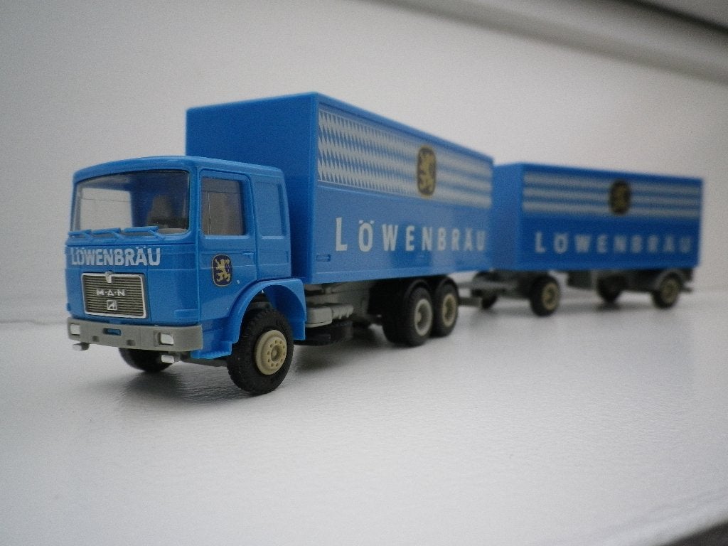 Herpa MAN F8 combi Lowenbrau Munchen., Ophalen of Verzenden, Zo goed als nieuw, Bus of Vrachtwagen, Herpa