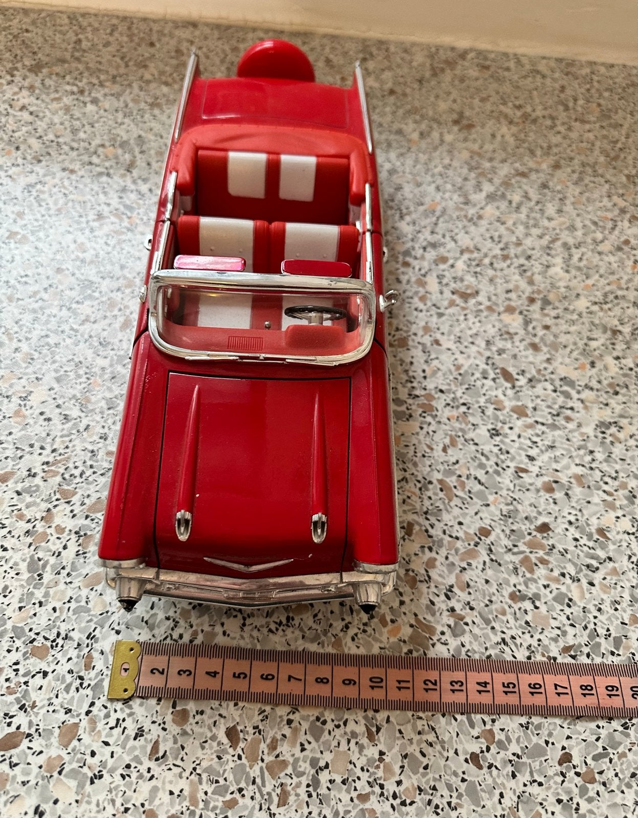 Maisto Chevrolet Corvette 1957 schaalmodel rood, Ophalen of Verzenden, Zo goed als nieuw, Auto, Maisto