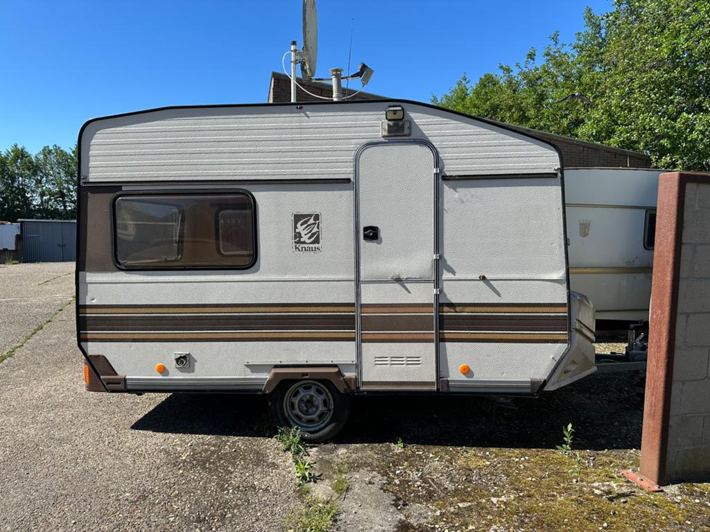Knaus azur caravan retro model en tabbert, Caravans en Kamperen, Caravans, Rondzit, Particulier, Knaus, Tot en met 4