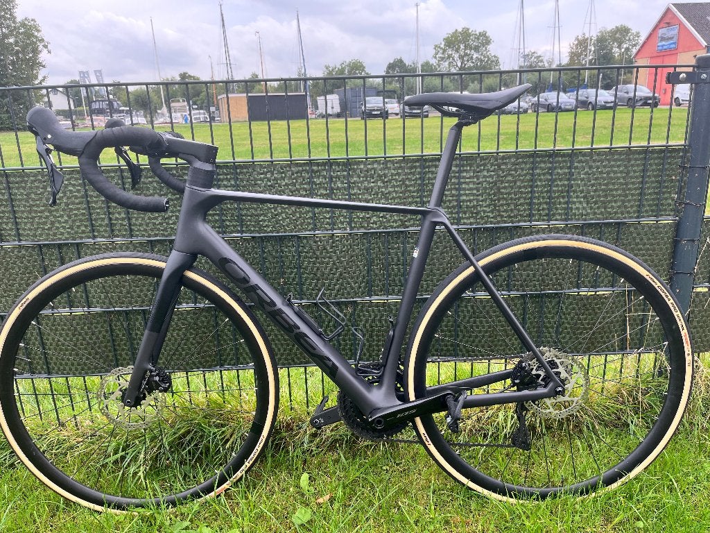 Orbea Orca racefiets met bidonhouders en Vittoria banden, 28 inch, Carbon, Zo goed als nieuw, Dames