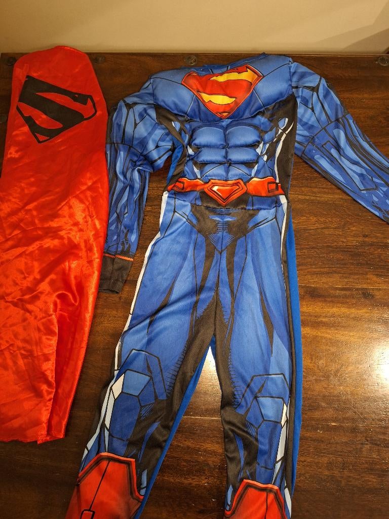 Verkleedkleding - Superman, Kinderen en Baby's, Carnavalskleding en Verkleedspullen, Ophalen of Verzenden, Gebruikt, 122 t/m 128
