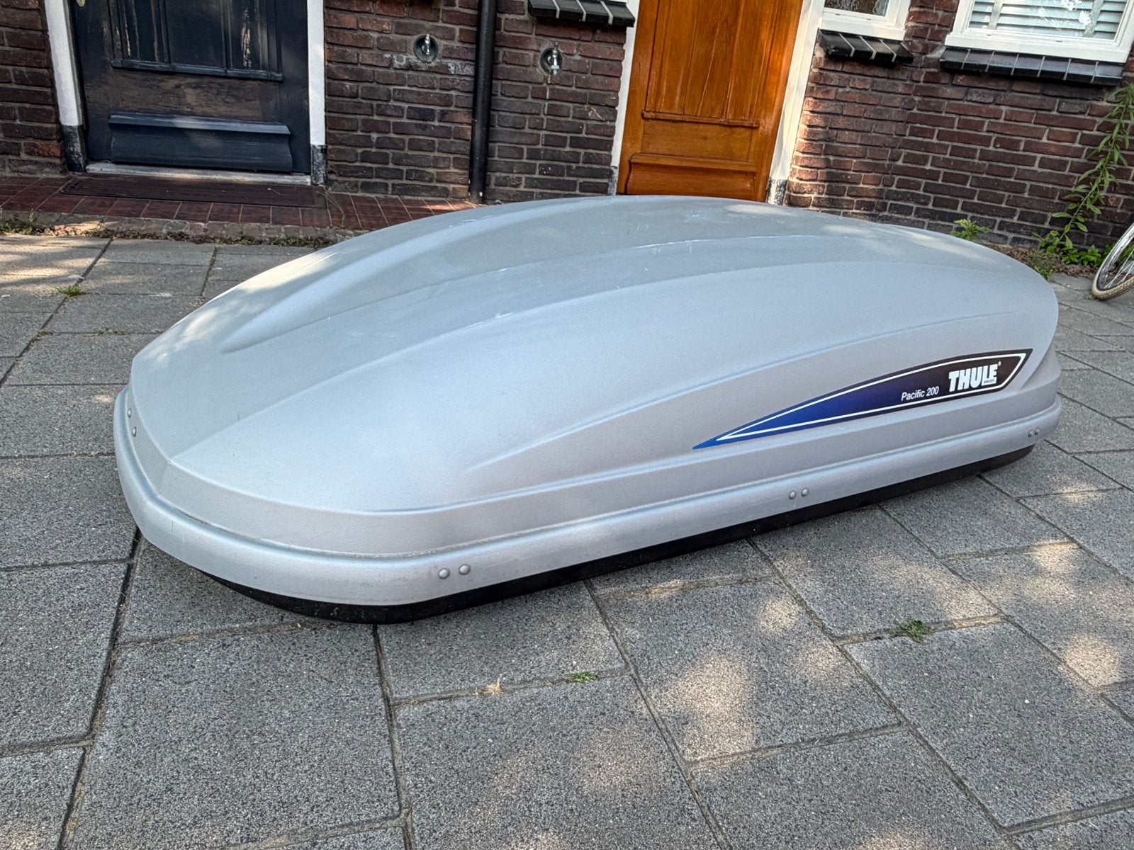 Thule Pacific 200 Dakkoffer - Inclusief Bevestigingsset, Auto diversen, Dakkoffers, Ophalen, Gebruikt