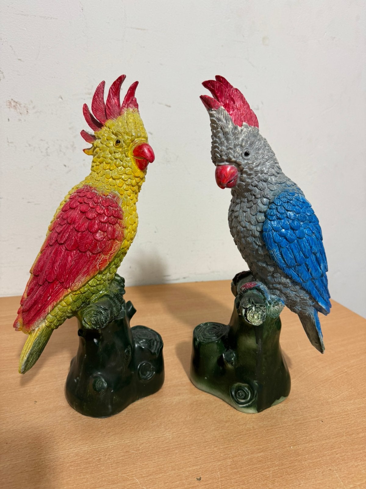 2 x Kaketoe Beelden ( 35 cm hoog ), Ophalen of Verzenden, Gebruikt, Vogel, Beeldje of Figuurtje