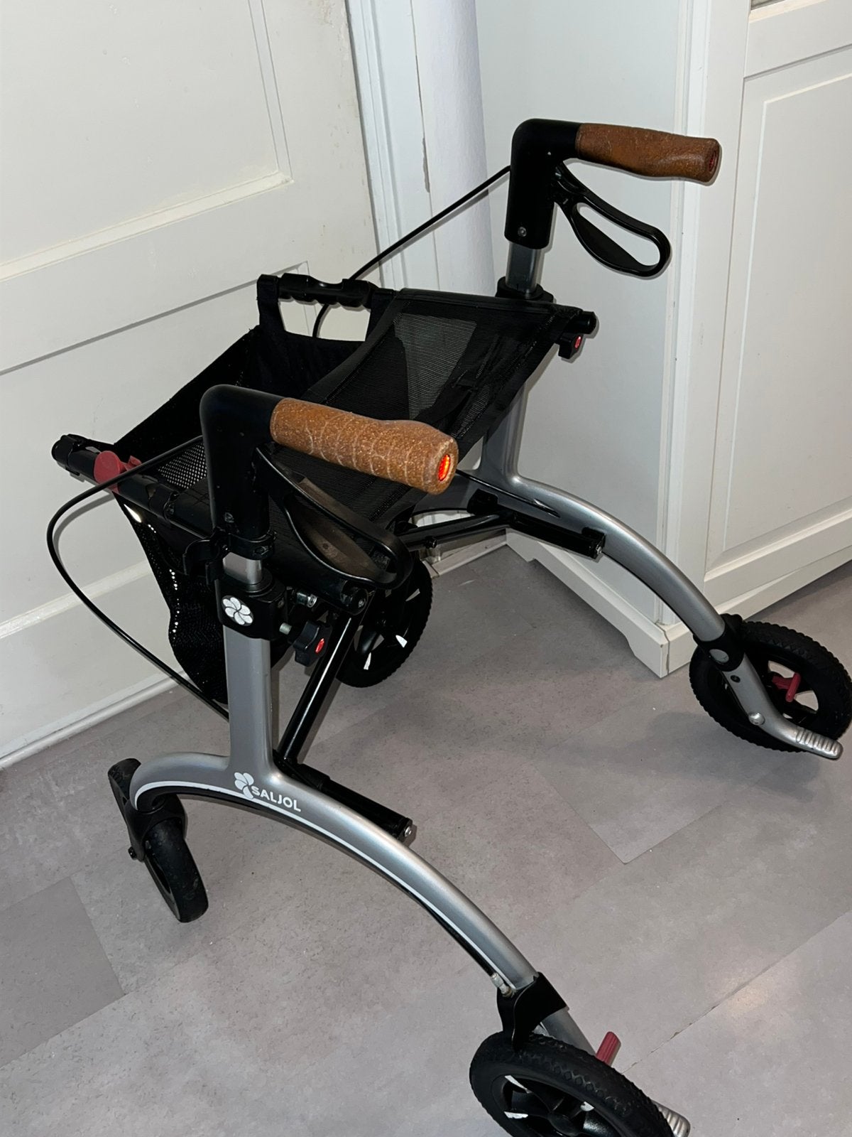 Saljol Carbon rollator, Ophalen of Verzenden, Opvouwbaar, Zo goed als nieuw