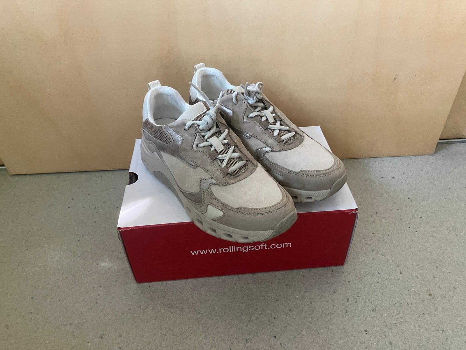 Gabor Rollingsoft maat 40 of 6,5, Kleding | Dames, Schoenen, Beige, Ophalen of Verzenden, Sneakers of Gympen, Zo goed als nieuw