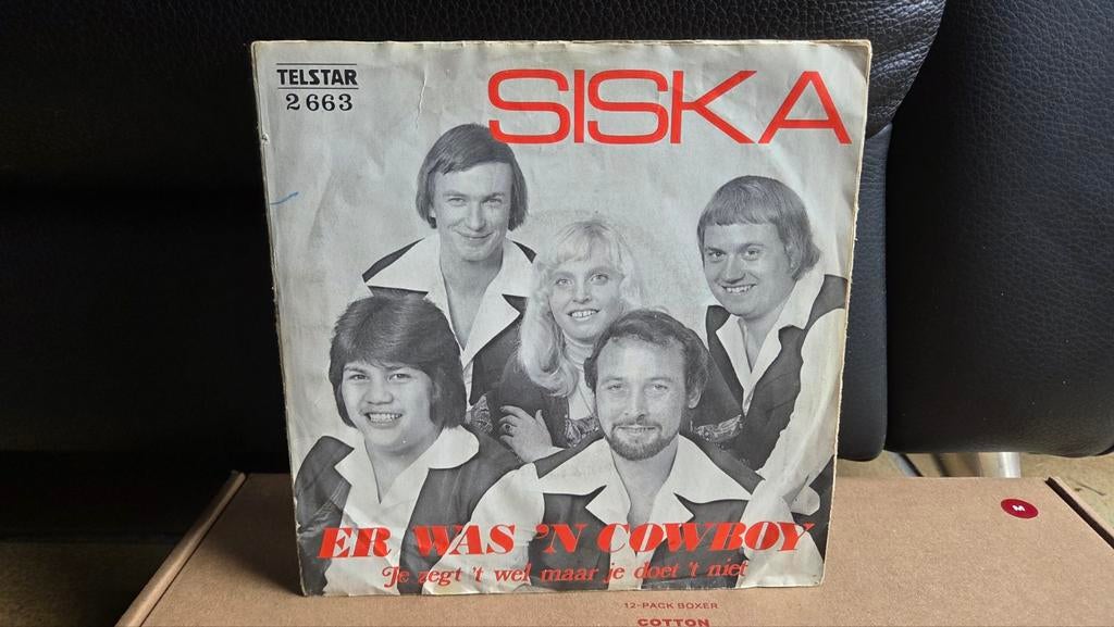 Siska En De Rainaldo's – Er Was Een Cowboy

(1978 Telstar), Gebruikt, Verzenden, 7 inch, Single