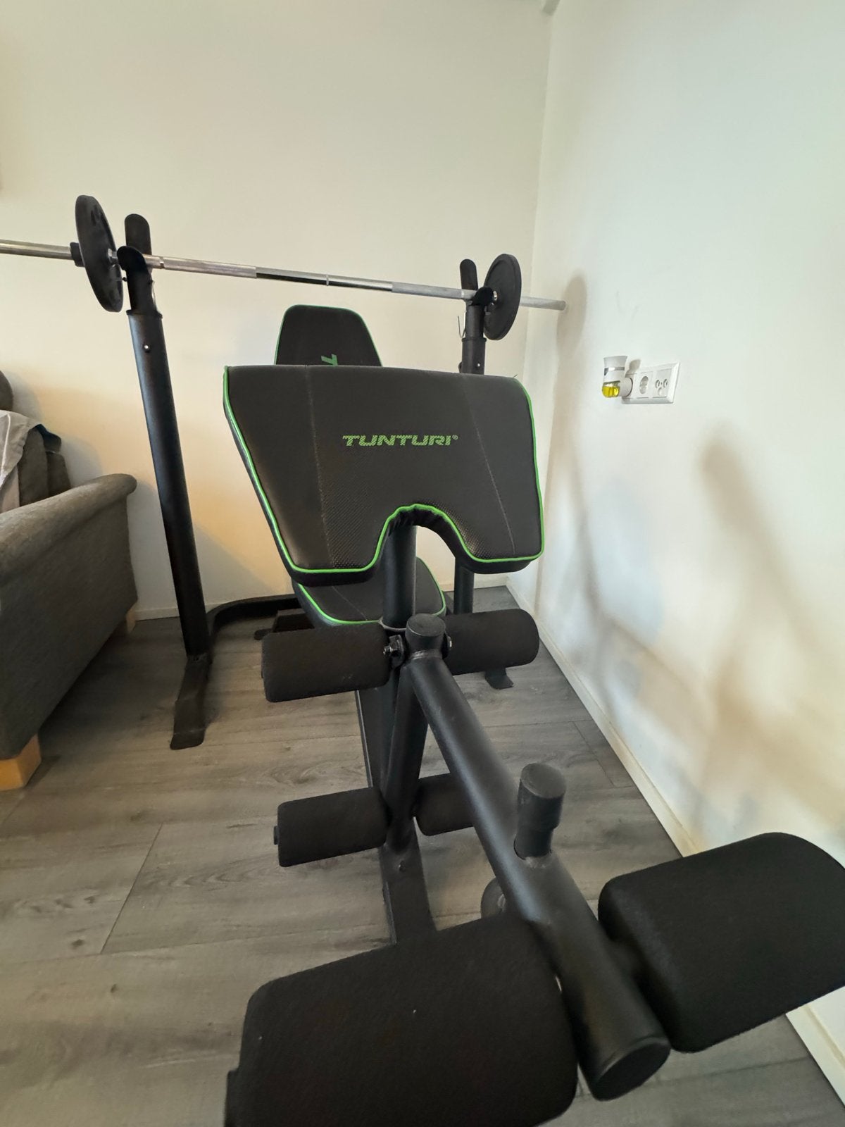 Tunturi Fitnessbank met halterstang en gewichten, Ophalen of Verzenden, Zo goed als nieuw, Armen, Fitnessbank