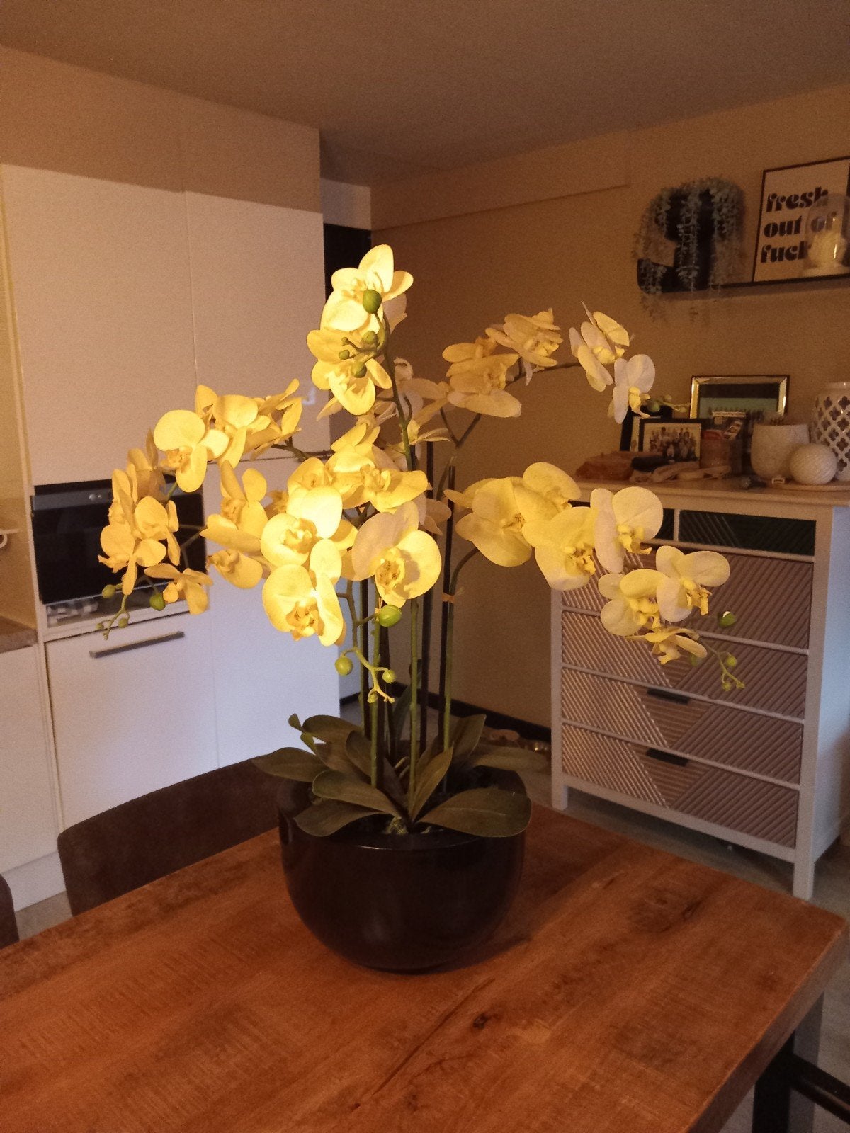 Prachtige kunst orchidee 6-tak in pot - en onderhoudsvr, Huis en Inrichting, Binnen, Met pot of vaas, Kunstbloem, Ophalen of Verzenden