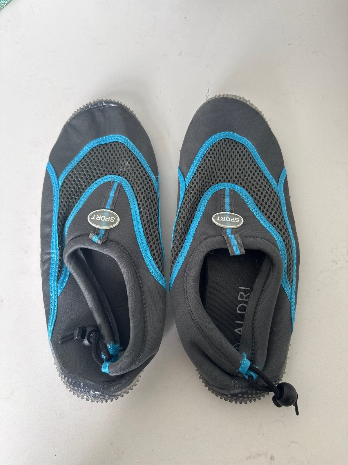 Waterschoenen maat 43 - Ideaal voor wateractiviteiten, Ophalen of Verzenden, Gebruikt, Dame of Heer, Zeil- of Surfschoenen