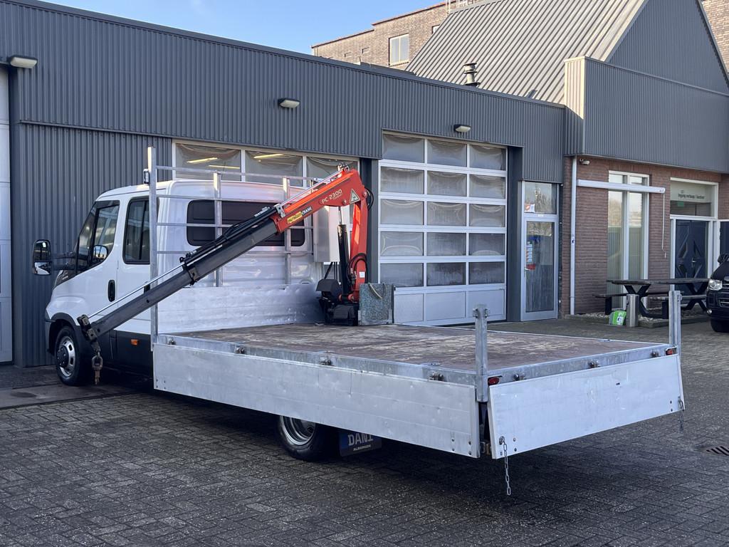 Iveco Daily 35C17 3.0 410 170PK Automaat Palfinger Laadkraan, Auto's, Bestelauto's, Automaat, Euro 5, Gebruikt, Zwart