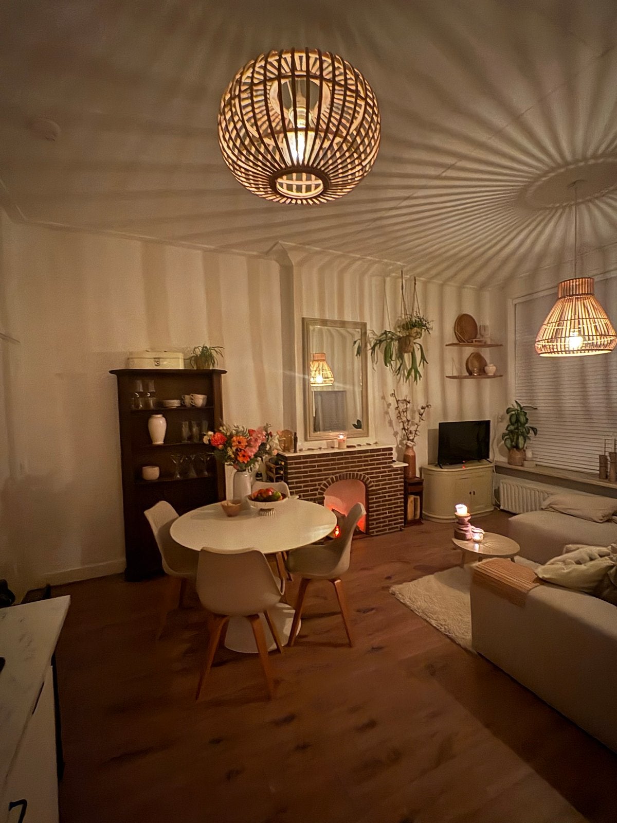 Elegante eettafel met 4 stoelen - perfect voor gezellige din, Kunststof, Gebruikt, Rond, Vier personen
