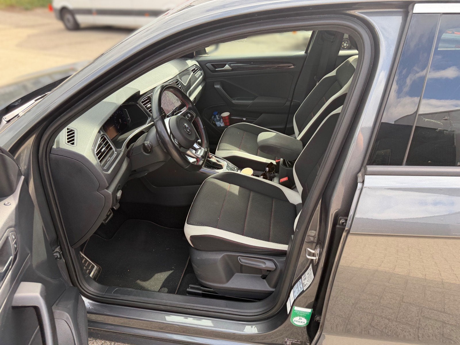 Volkswagen T-Roc 1.5 TSI Sport | DSG | Stoelverwarming | Ada, 4 cilinders, 150 pk, Alcantara, Bedrijf