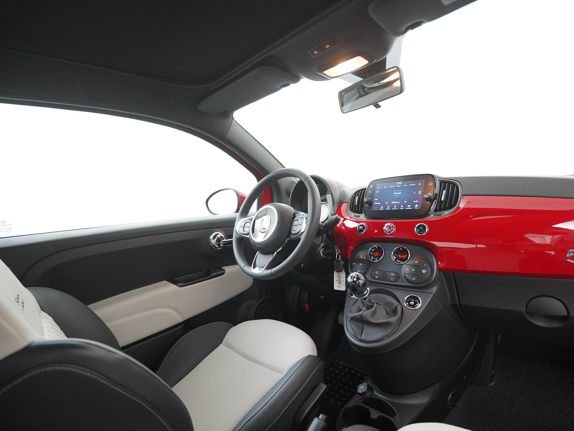 Fiat 500 C 1.0 Hybrid Dolcevita | Apple/Android Carplay | Zo, 12 maanden, Stof, Gebruikt, 4 stoelen