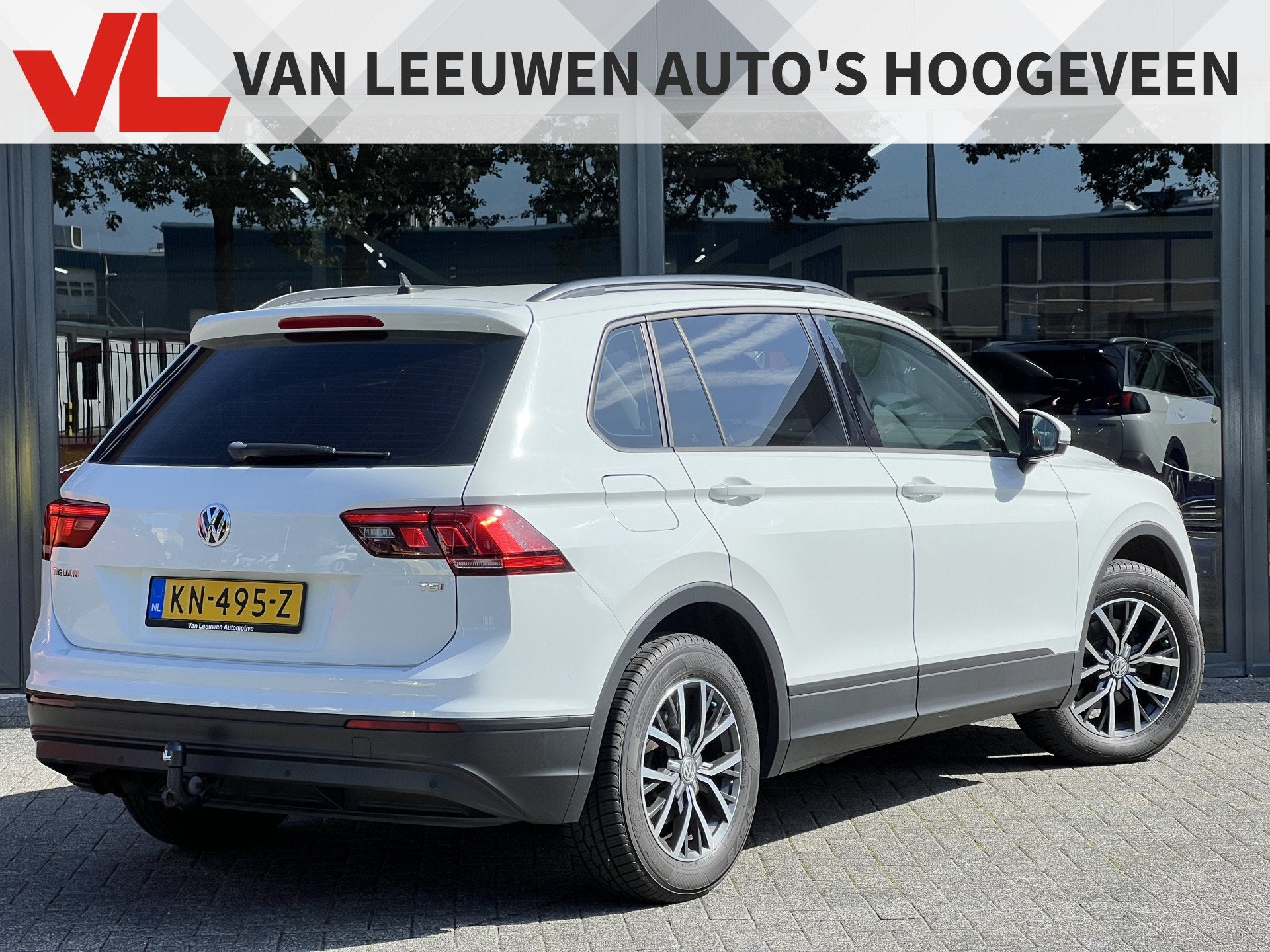 Foto 2 van Volkswagen Tiguan 1.4 TSI Trendline | Trekhaak | RIJKLAAR |
