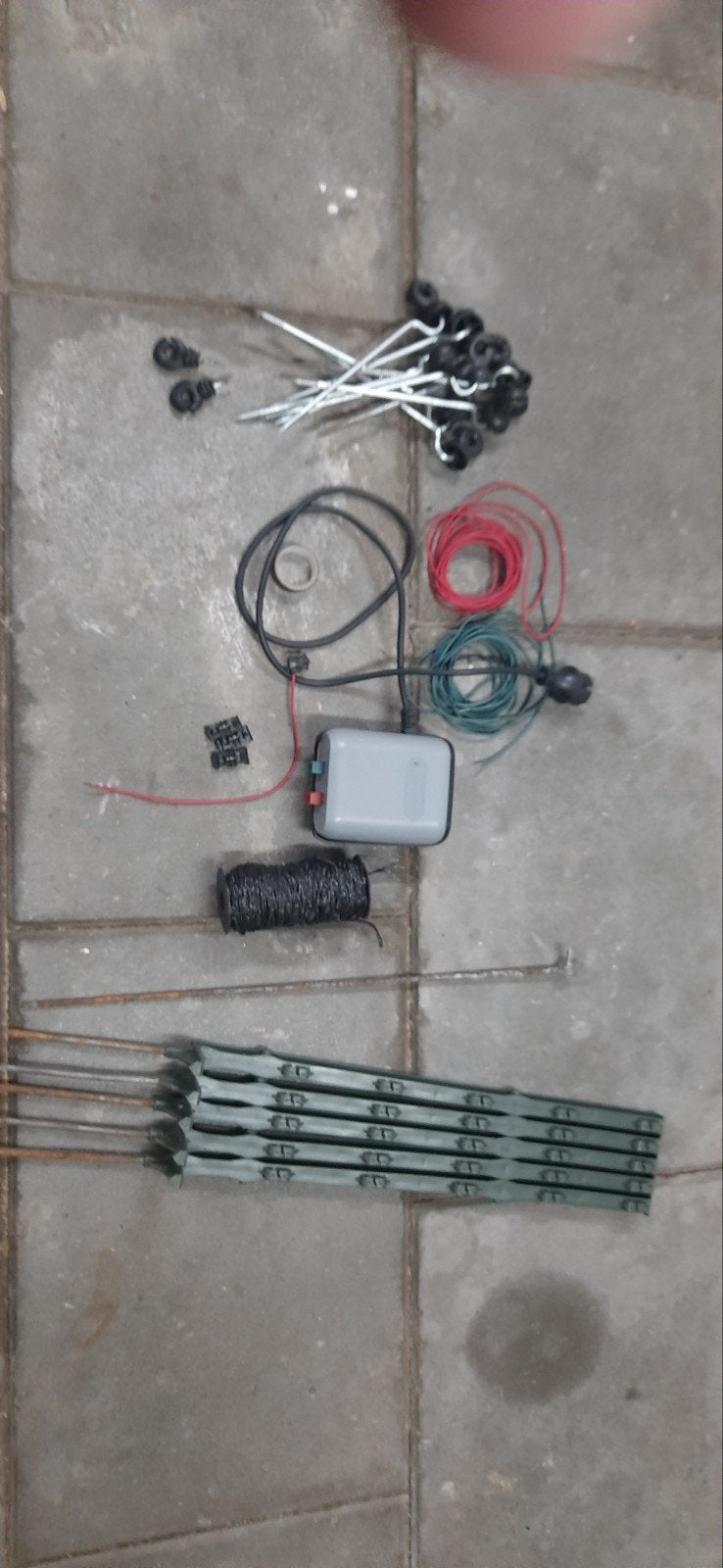 Elektrisch schrikdraad + schrikklok, aardepen, schroefpennen, Tuin en Terras, Ophalen, Gebruikt, Kunststof, Overige typen
