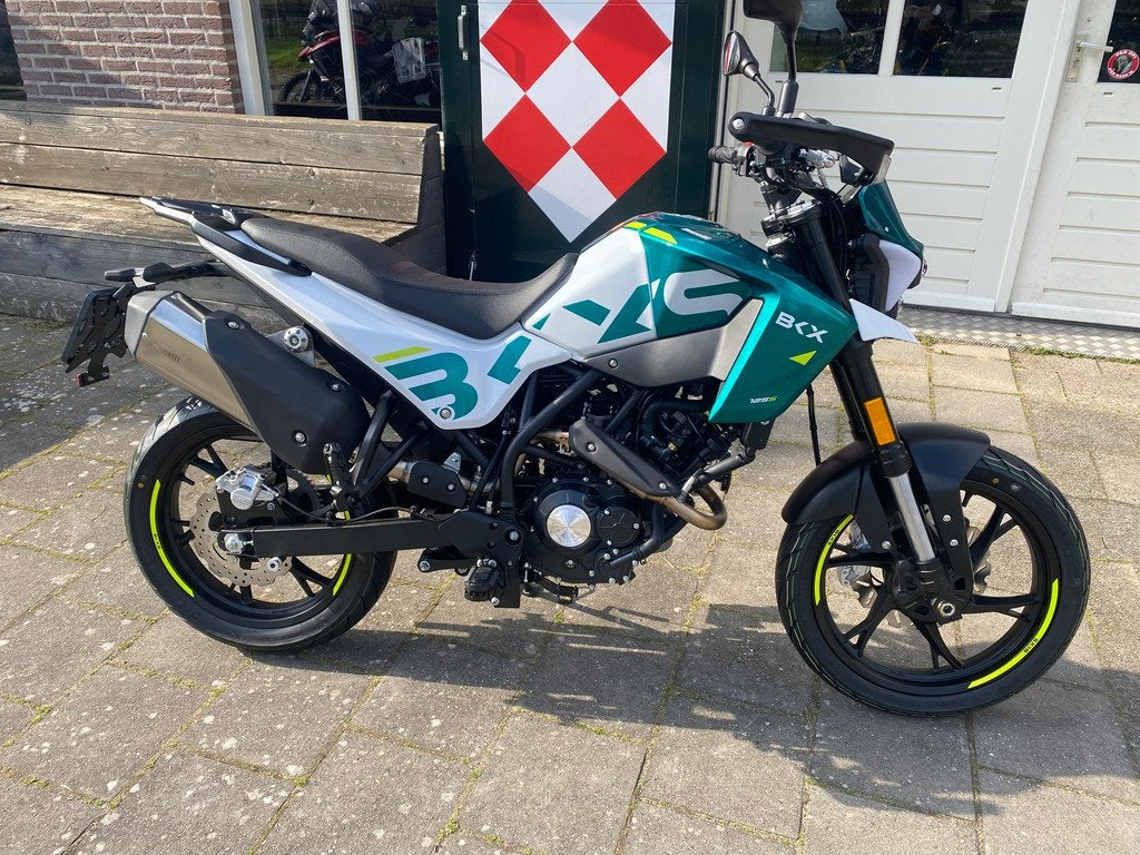 Benelli BKX 125 S ABS A1 (bj 2026), Strada Fornace Vecchia 30
61122  Pesaro, IT, Bedrijf, Support@benelli.com, 125 cc