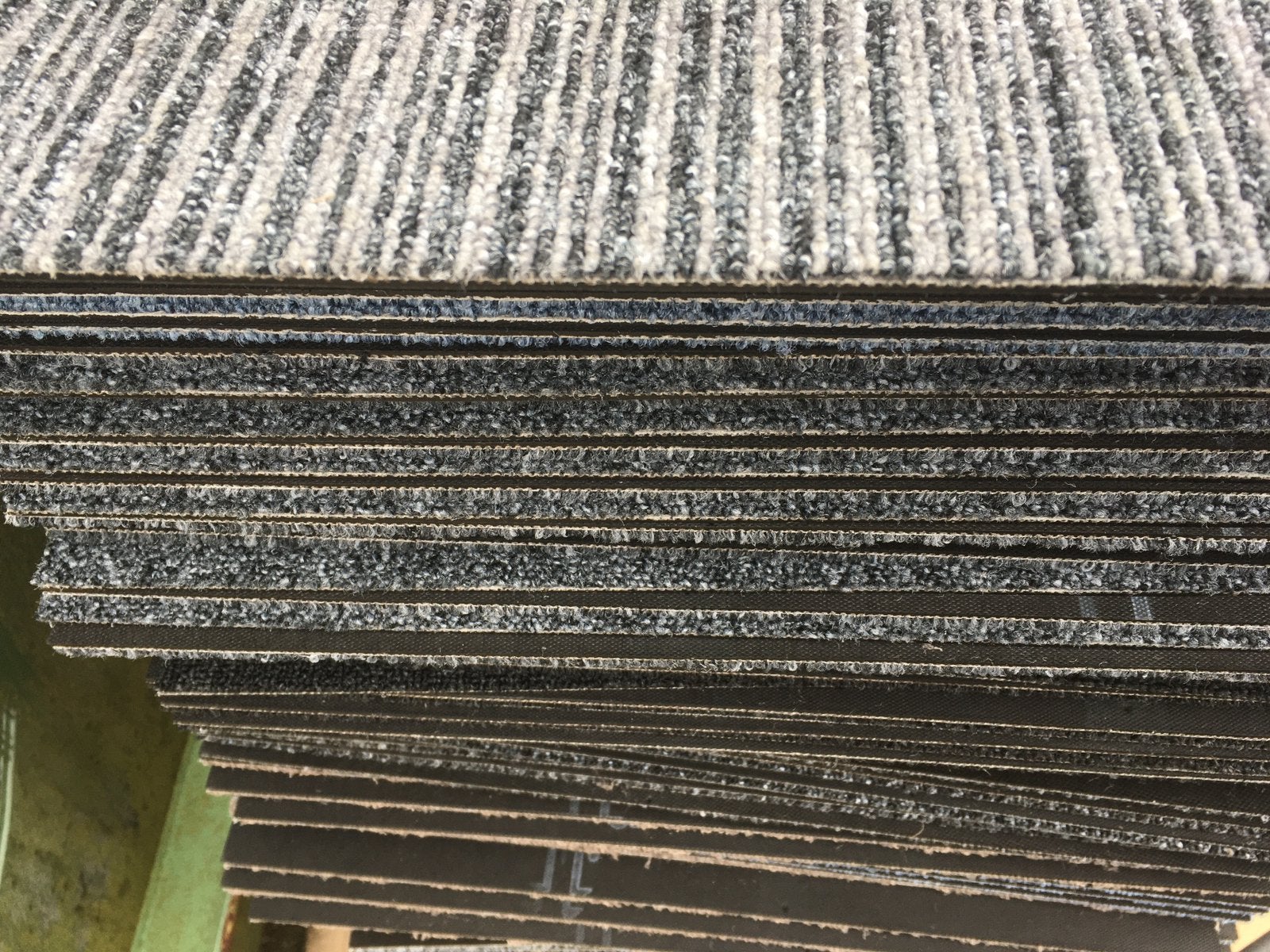 Tapijttegels 50x50cm 120x mix €60, Ophalen, Nieuw, 25 tot 50 m², Tapijttegels