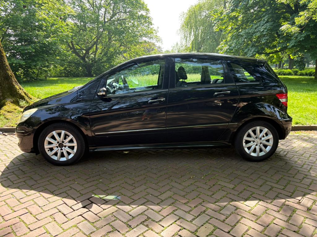 Mercedes-Benz B-Klasse 2.0 B200 5DRS 2005 Zwart, Auto's, Mercedes-Benz, 136 pk, Zwart, 4 cilinders, 400 kg