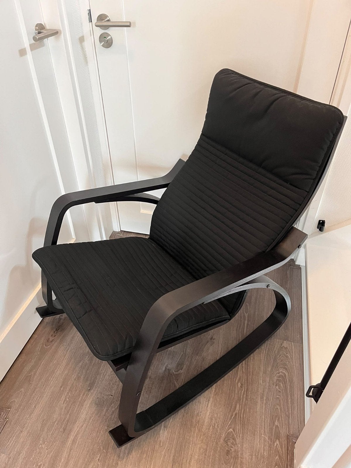 IKEA Poäng Schommelstoel Zwart, Ophalen, Hout, Modern, Scandinavisch, Zwart