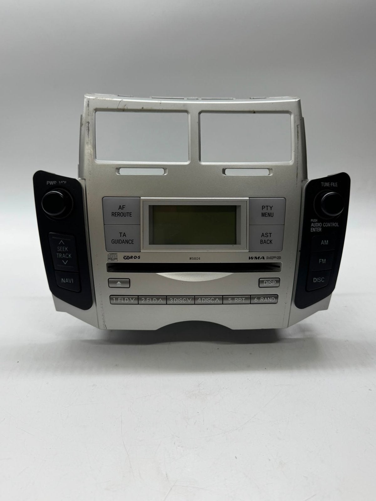 Toyota Yaris Radio Navigatie CD Speler W58824 86120-0D210, Auto diversen, Autoradio's, Ophalen of Verzenden, Gebruikt