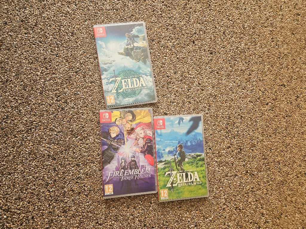 Foto 4 van Nintendo switch 1 met 3 games
