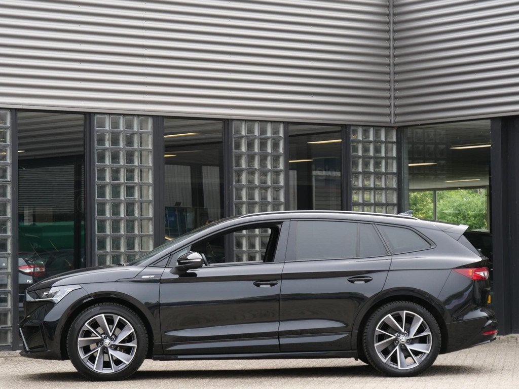 Skoda Enyaq iV 80 SPORTLINE/ MATRIX LED/ CAMERA/ KEYLESS/ SO, Achterwielaandrijving, Gebruikt, 80 kWh, Zwart