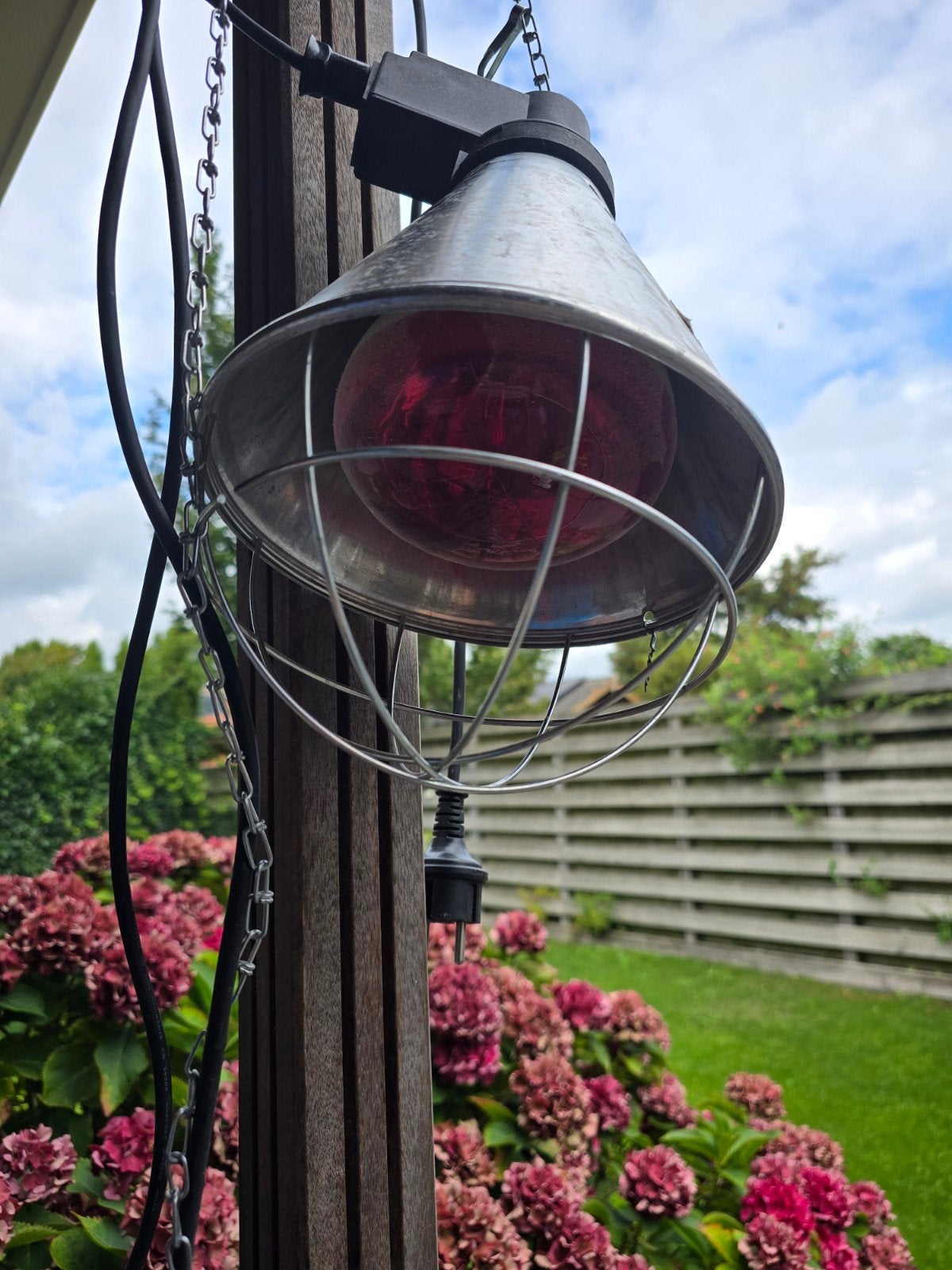 Warmtelamp met rode lamp en kettingophanging, Metaal, Overige merken, Gebruikt, Industrieel