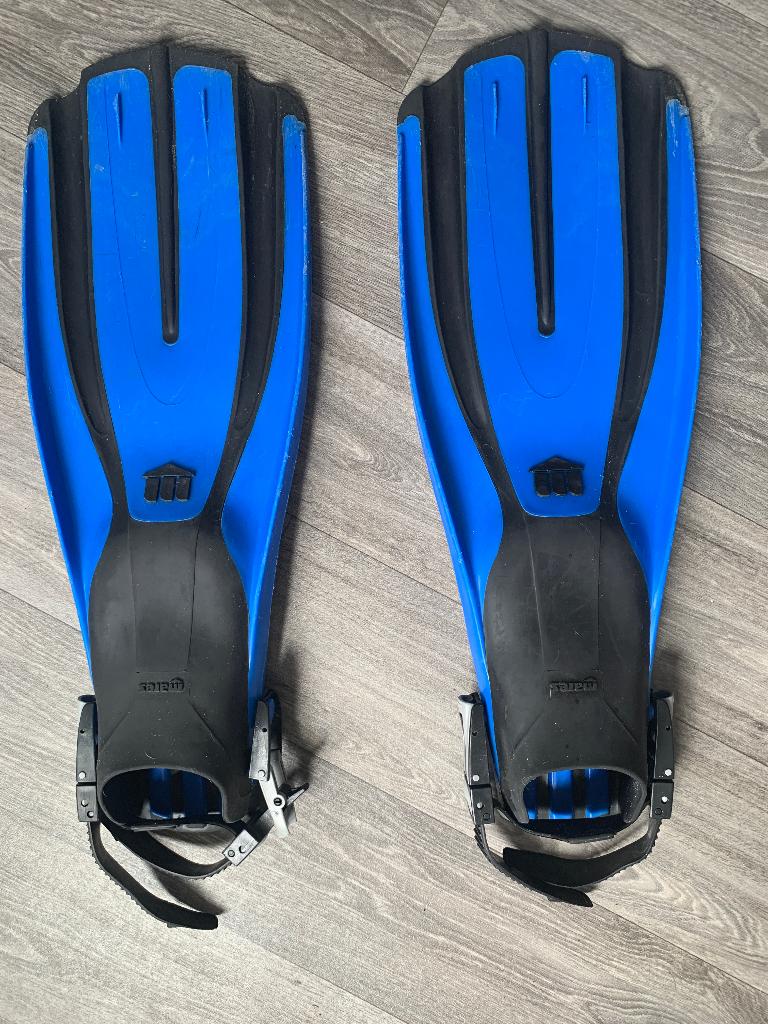 Zwemvliezen / Duikvinnen Mares, Watersport en Boten, Duiken, Ophalen of Verzenden, Gebruikt, Zwem- of Duikvliezen
