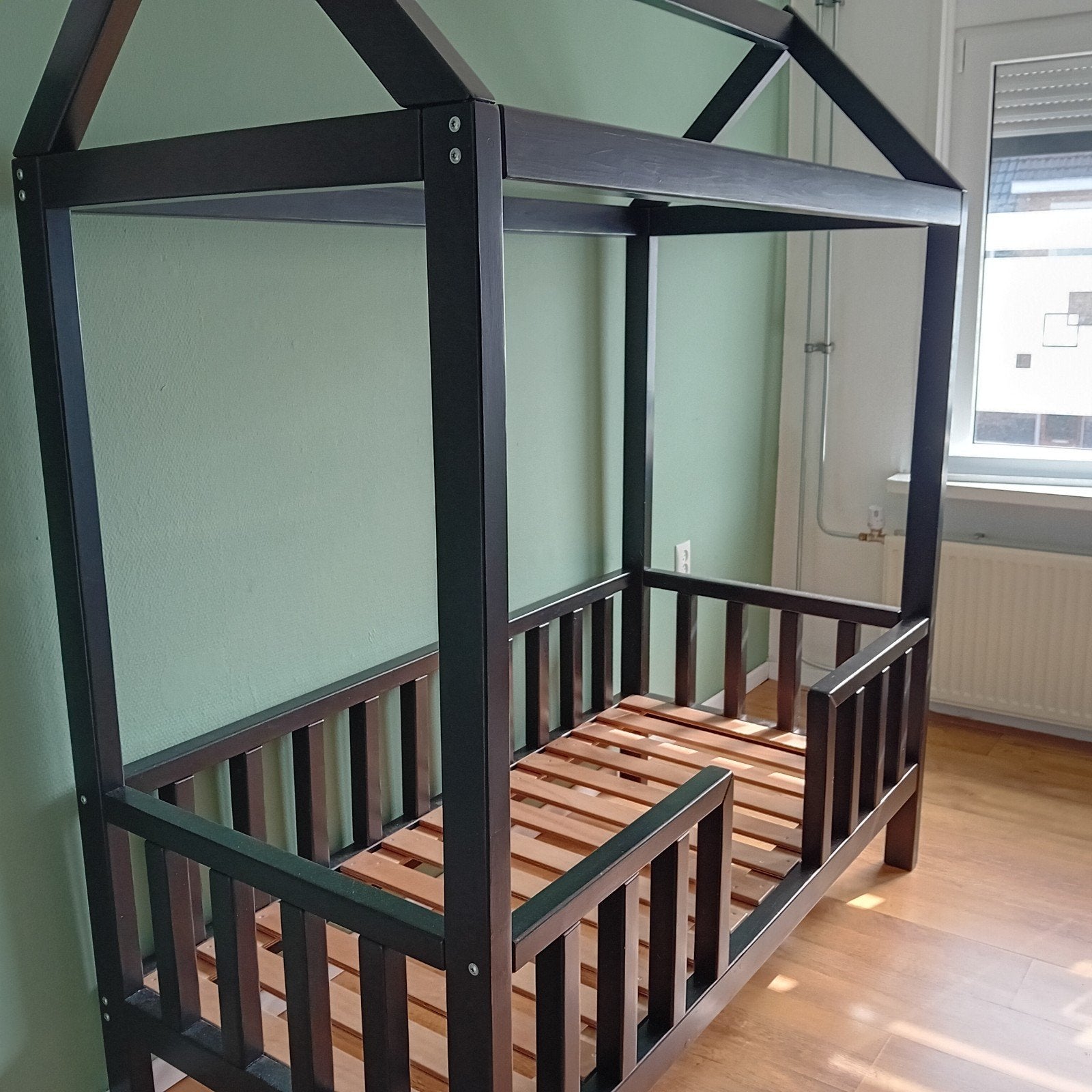 Houten huisbed voor kinderen - Zwart, Ophalen, Gebruikt, Eenpersoons, Zwart