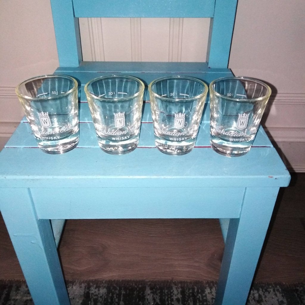 Shotglaasjes van het merk Canadian Club 4 stuks, Ophalen, Zo goed als nieuw, Borrel- of Shotglas